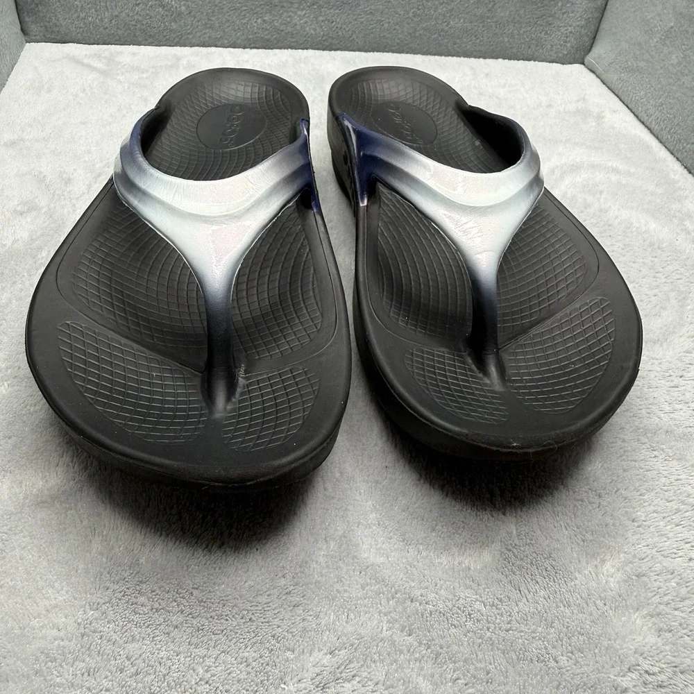 OOFOS OOlala Sandals Women's US 6 EU 37 Black Iridescent Recovery Flip Flops
